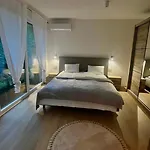 Rivus - Private Family Retreat Near