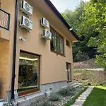 Rivus - Private Family Retreat Near Villa
