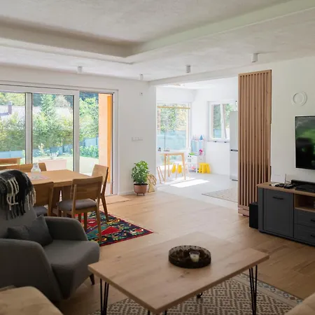 Vila Rivus - Private Family Retreat Near