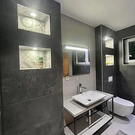 Rivus - Private Family Retreat Near