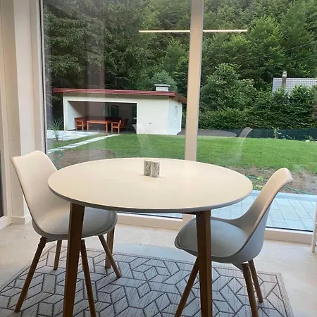 Vila Rivus - Private Family Retreat Near