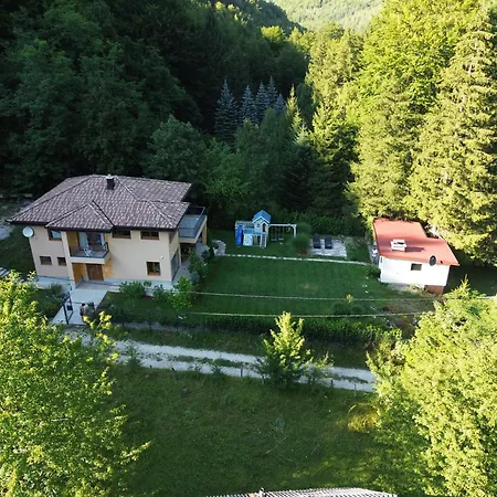 Vila Rivus - Private Family Retreat Near *